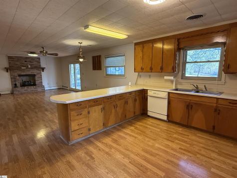 600 N Adair Street Clinton SC 29325