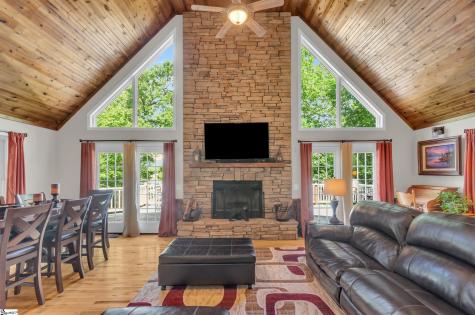 409 The Bear Boulevard Tamassee SC 28686