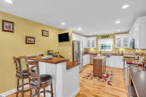 409 The Bear Boulevard Tamassee SC 28686