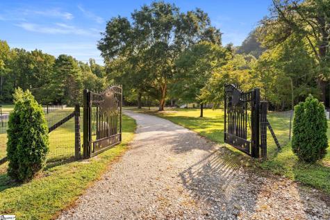 107 Holcombs Hollow Road Sunset SC 29685