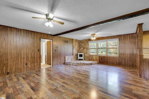 303 Mcneil Drive Anderson SC 29624