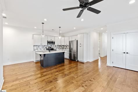 24 Ridgeway Avenue Greenville SC 29607