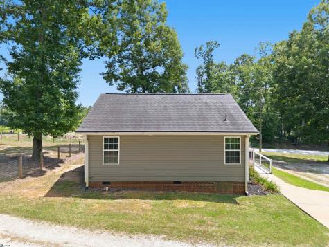 4141 Cross Anchor Road Enoree SC 29335