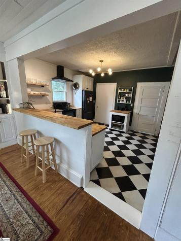 16 2nd Avenue Greenville SC 29609