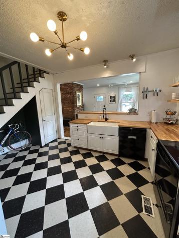 16 2nd Avenue Greenville SC 29609