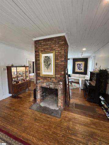 16 2nd Avenue Greenville SC 29609