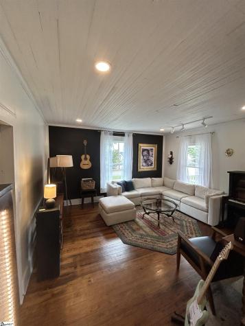 16 2nd Avenue Greenville SC 29609