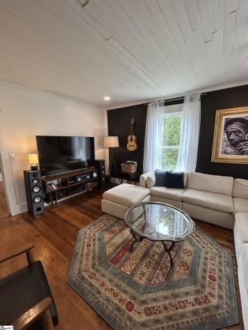 16 2nd Avenue Greenville SC 29609