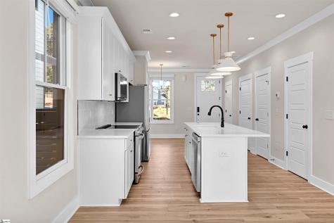 9 Hawthorne Lane Greenville SC 29605