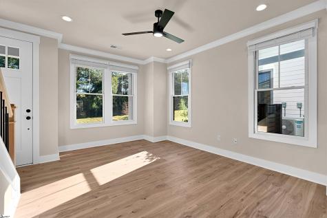 9 Hawthorne Lane Greenville SC 29605