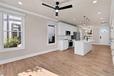 9 Hawthorne Lane Greenville SC 29605