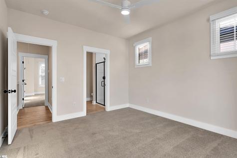 9 Hawthorne Lane Greenville SC 29605