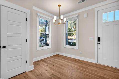 9 Hawthorne Lane Greenville SC 29605
