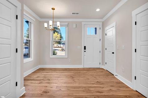9 Hawthorne Lane Greenville SC 29605