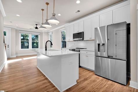 9 Hawthorne Lane Greenville SC 29605