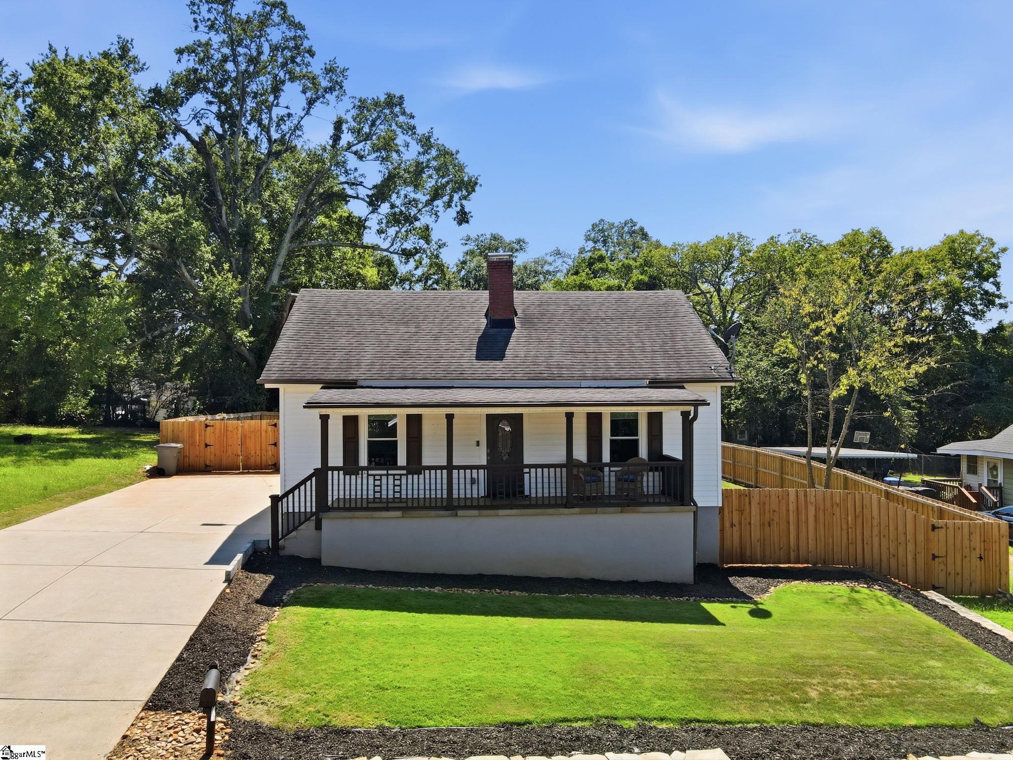 35 W 5th Street Greenville SC 29611
