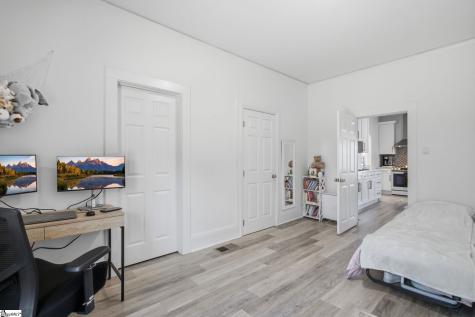 35 W 5th Street Greenville SC 29611