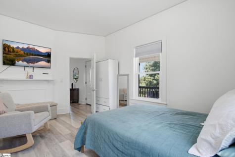 35 W 5th Street Greenville SC 29611