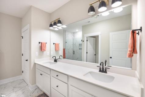 317 Breakwater Lane Seneca SC 29678