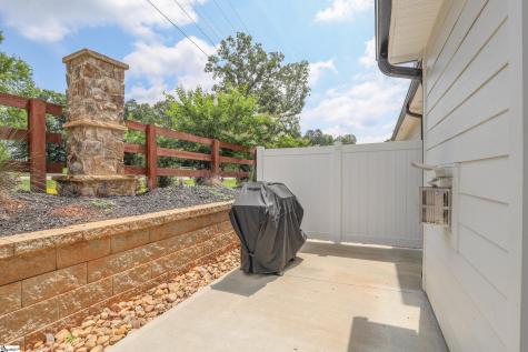 317 Breakwater Lane Seneca SC 29678