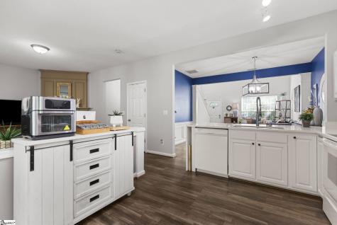 817 Weybourne Drive Greer SC 29650