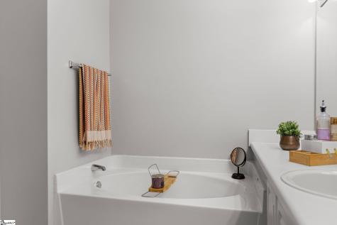 817 Weybourne Drive Greer SC 29650