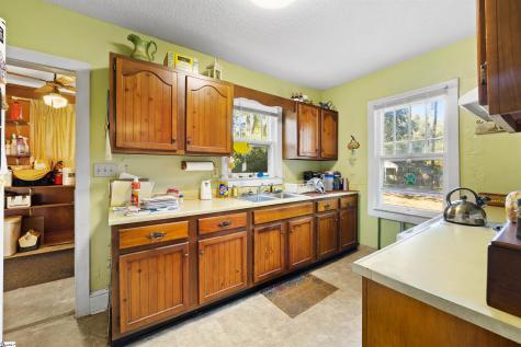 6 Berkley Avenue Greenville SC 29609