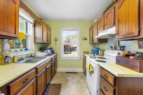 6 Berkley Avenue Greenville SC 29609