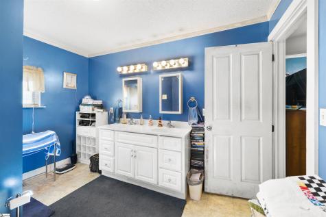 6 Berkley Avenue Greenville SC 29609