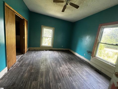 6 Hammett Street Laurens SC 29360