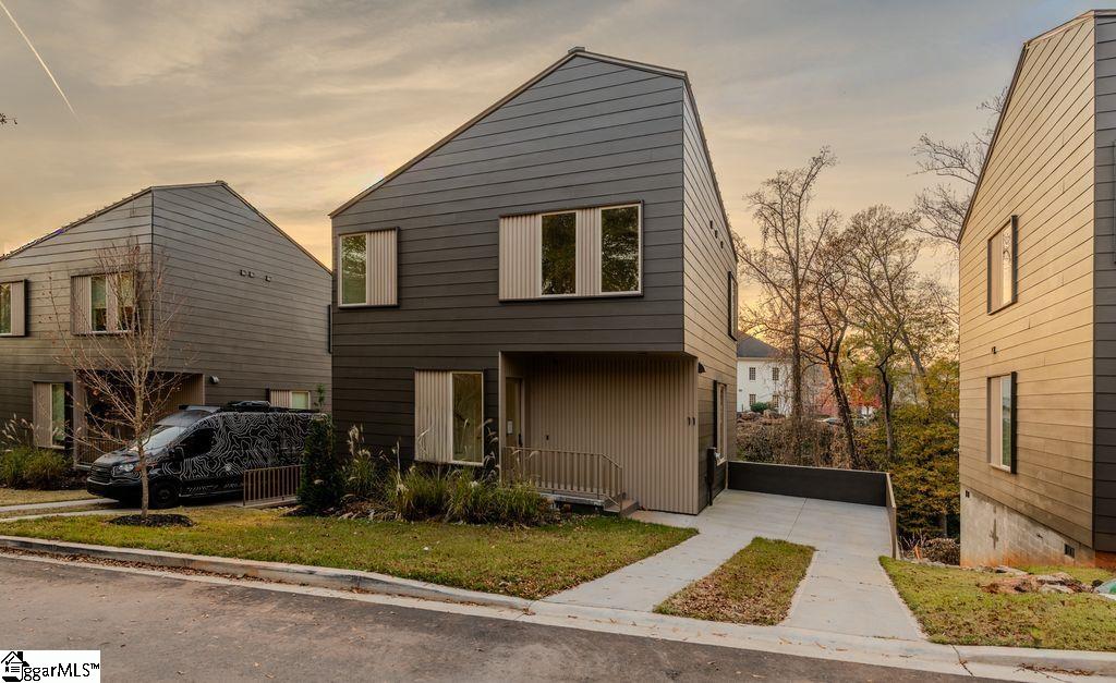 11 Mount Zion Avenue Greenville SC 29609