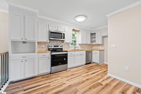 101 Nottingham Lane Easley SC 29640