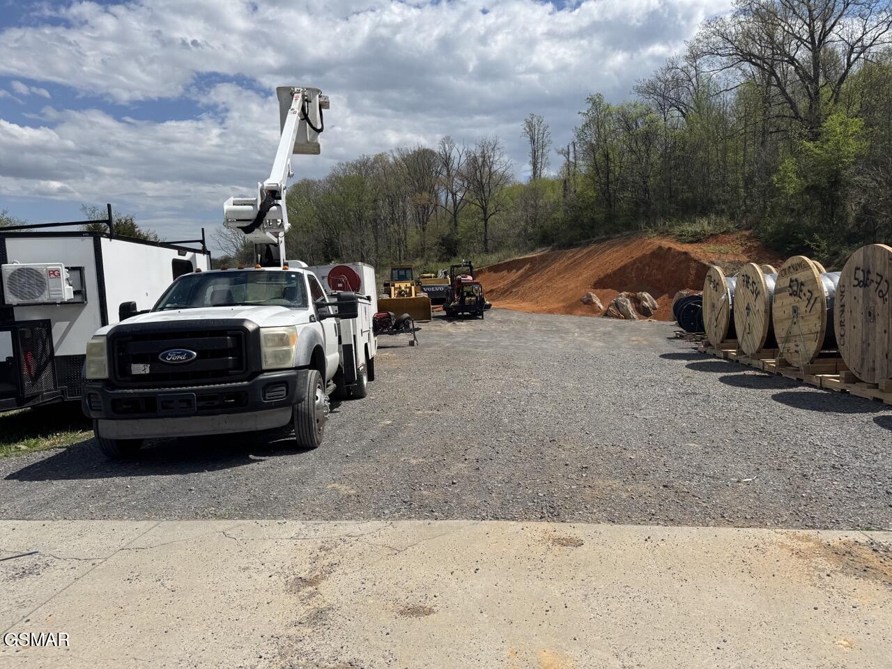 725 W Highway 25 70 Dandridge TN 37725