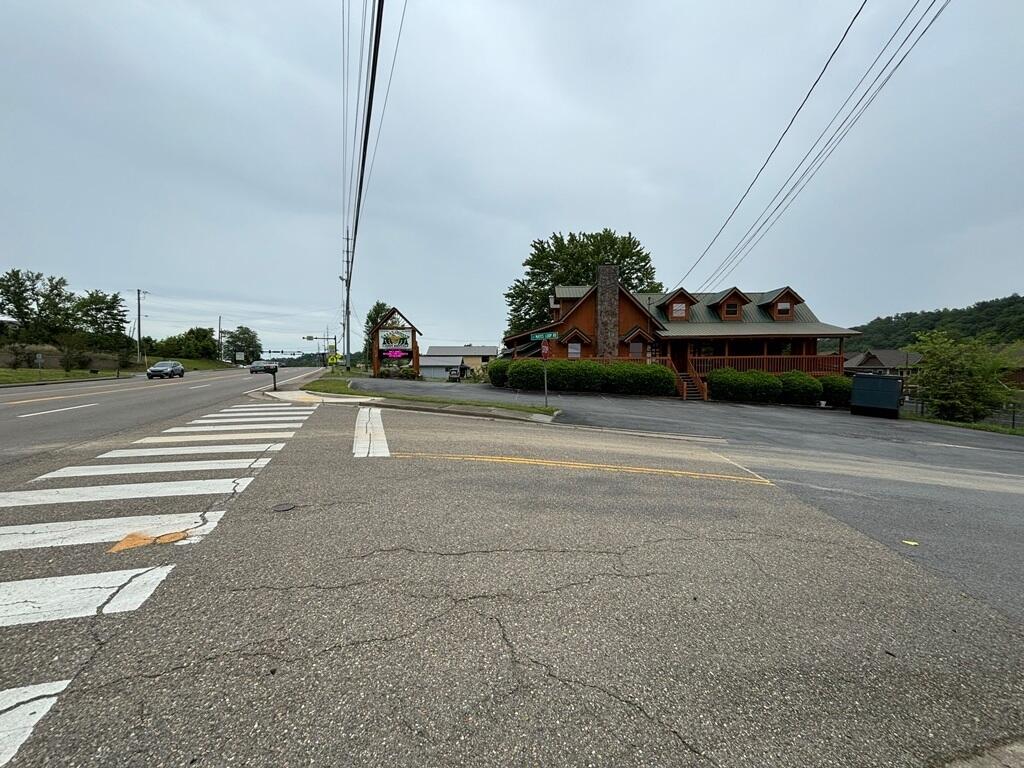 739 Wears Valley Road Pigeon Forge TN 37863