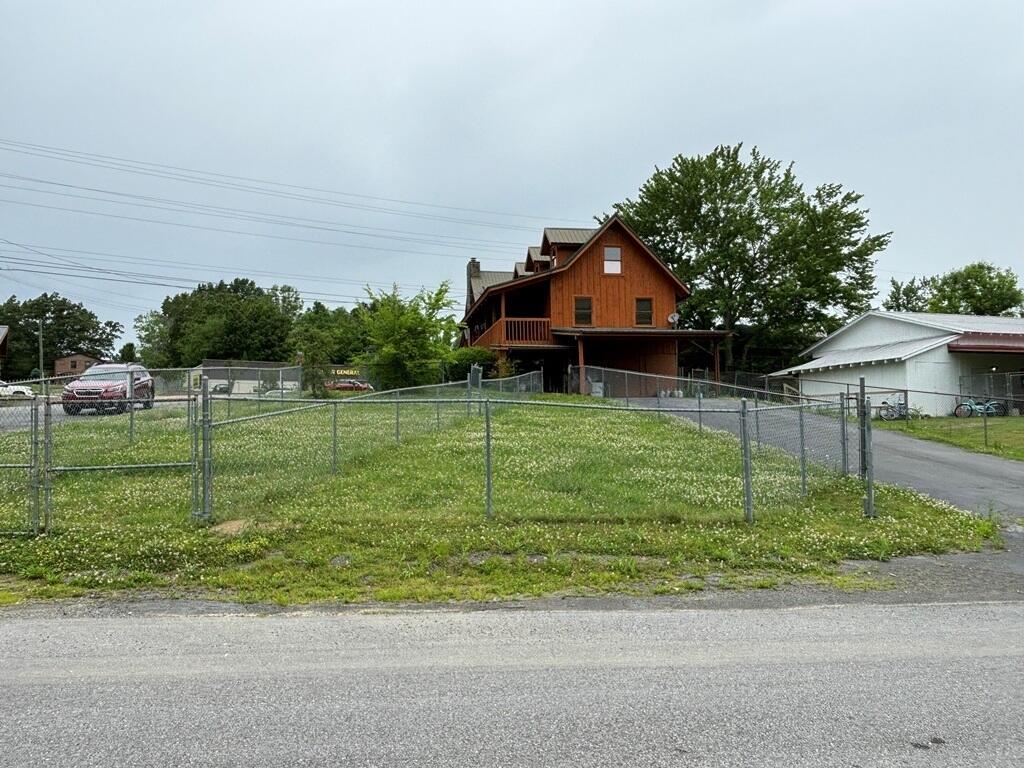 739 Wears Valley Road Pigeon Forge TN 37863