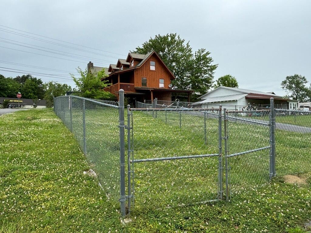 739 Wears Valley Road Pigeon Forge TN 37863