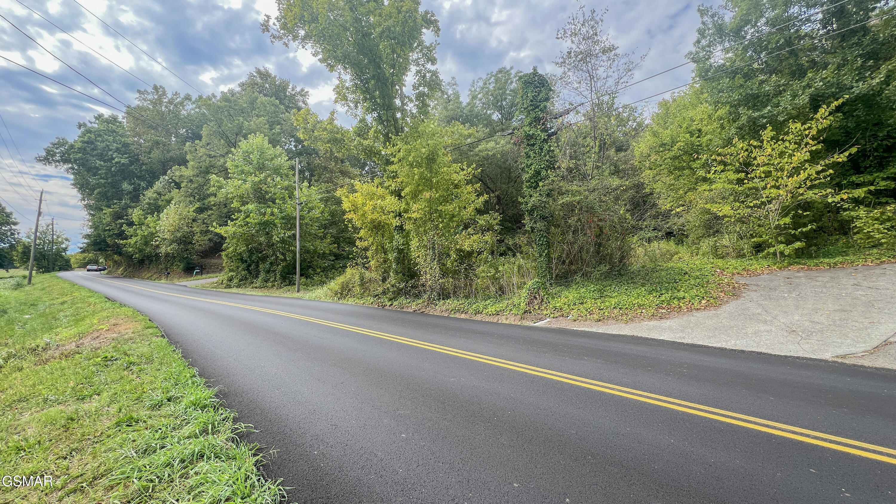 011.00 & . Old Knoxville Highway Sevierville TN 37876