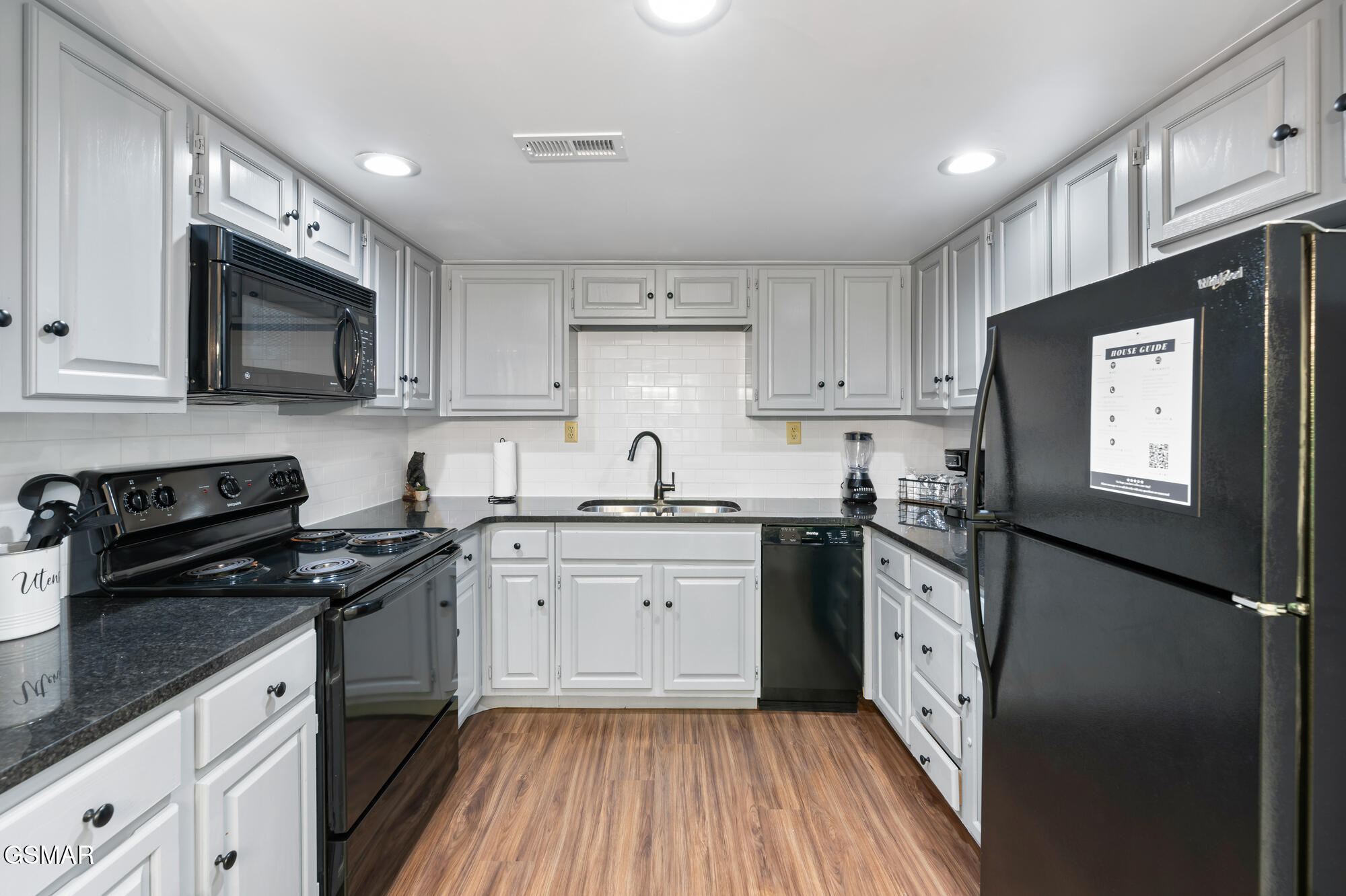 3729 Plaza Way Pigeon Forge TN 37863