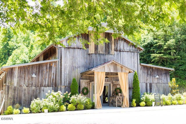 1984 Chestnut Springs Way Sevierville TN 37876