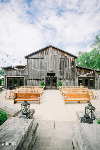 1984 Chestnut Springs Way Sevierville TN 37876