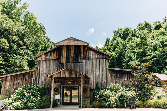 1984 Chestnut Springs Way Sevierville TN 37876