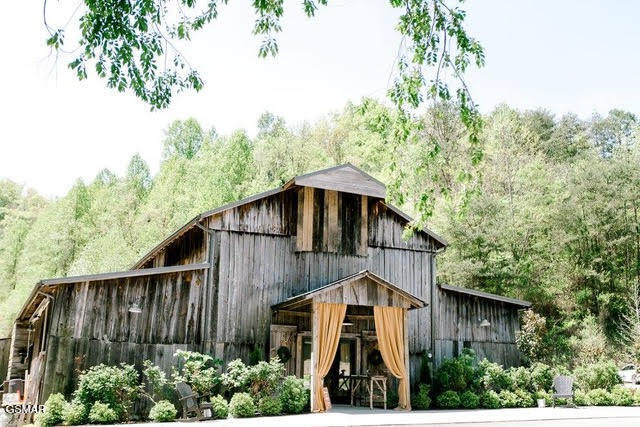 1984 Chestnut Springs Way Sevierville TN 37876