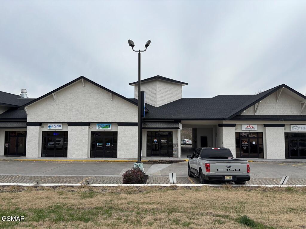 Sevierville TN, 2040 Winfield Dunn Parkway, Unit 4,12,13