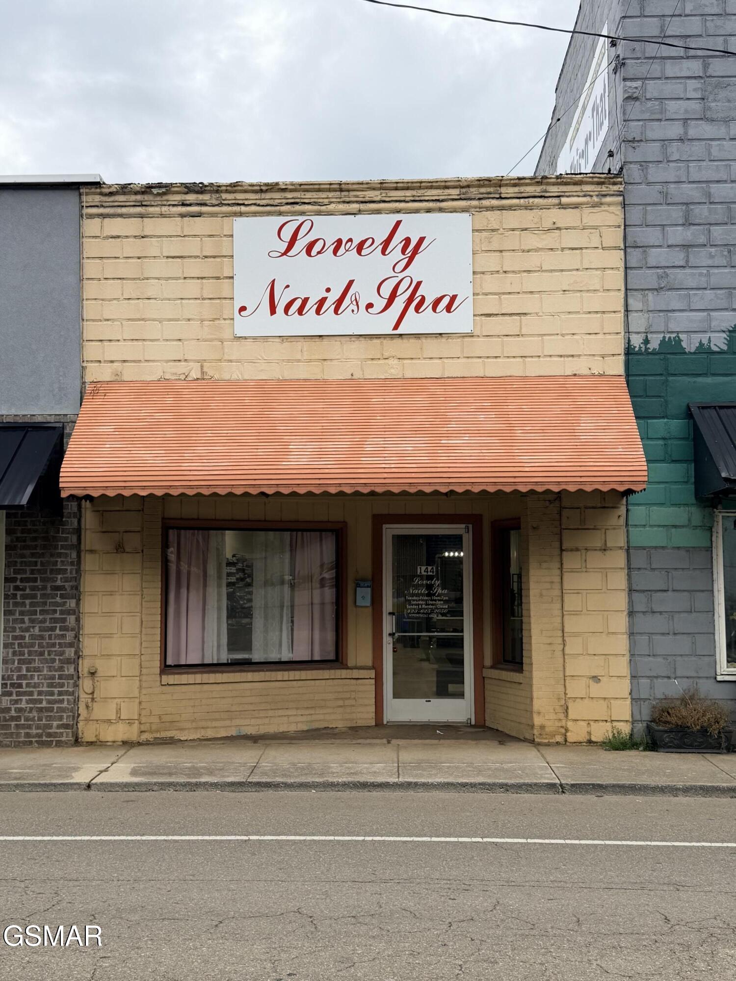 144 E Broadway Street Newport TN 37821