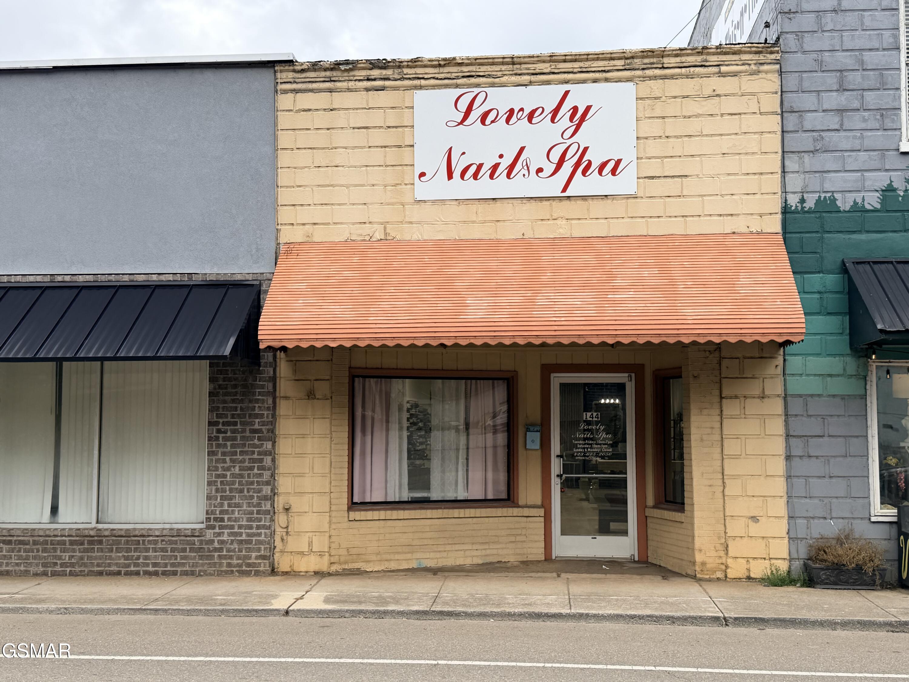 144 E Broadway Street Newport TN 37821
