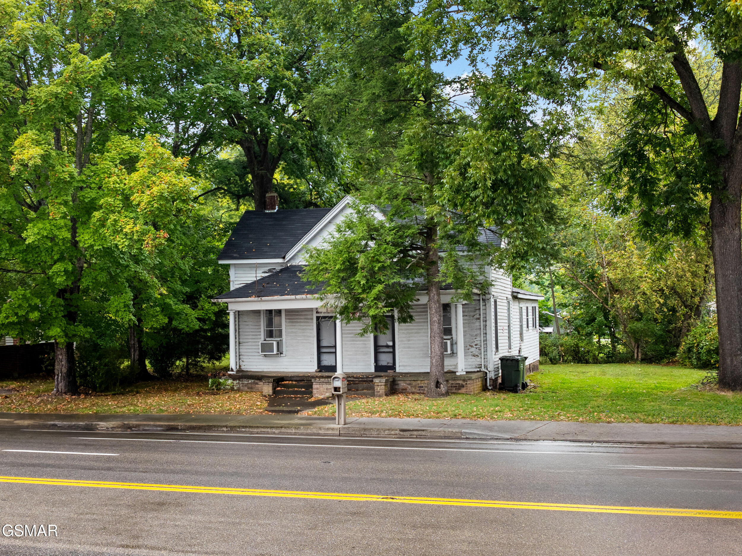 226 E Main Street Sevierville TN 37862