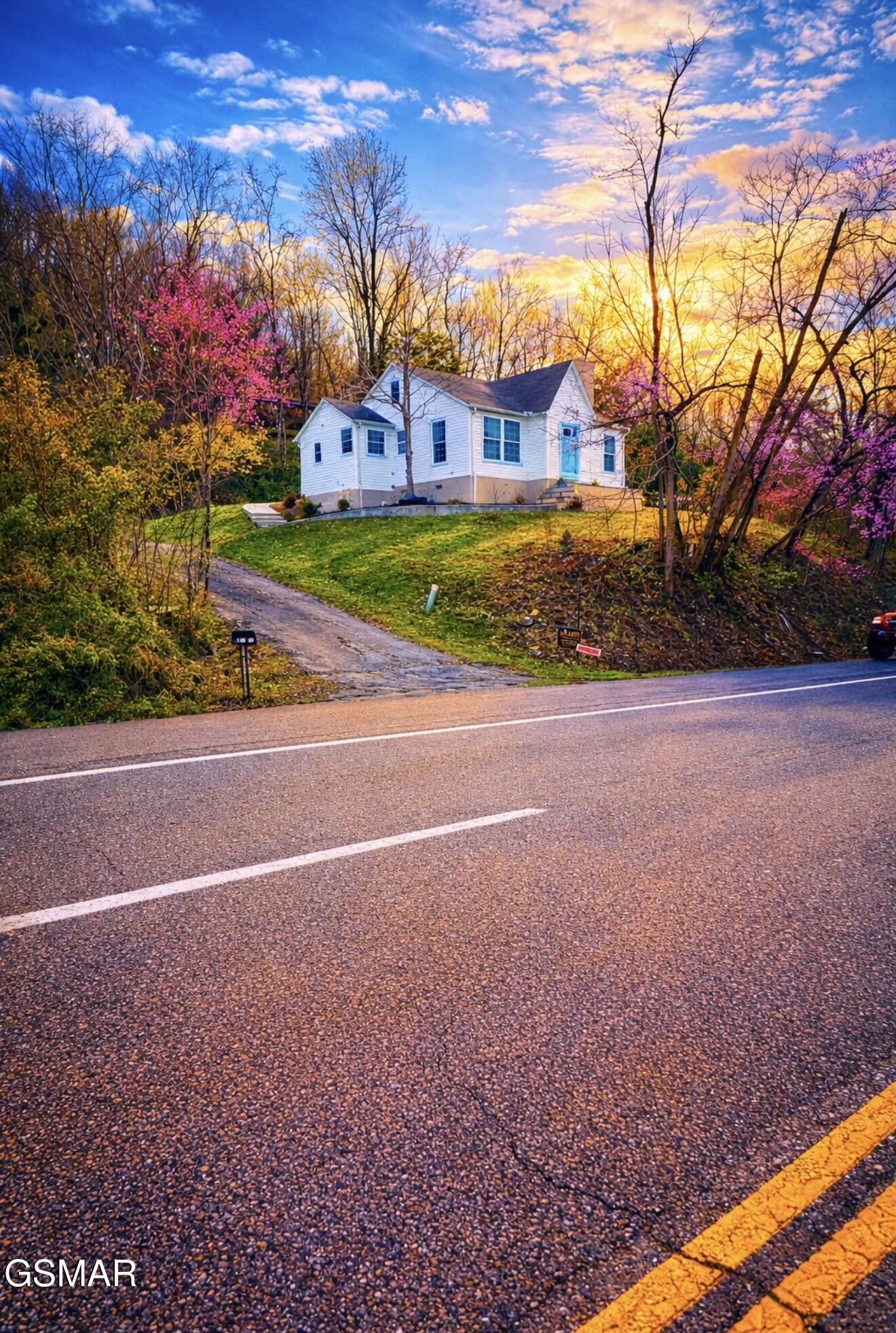 Sevierville TN, 739 W Main Street