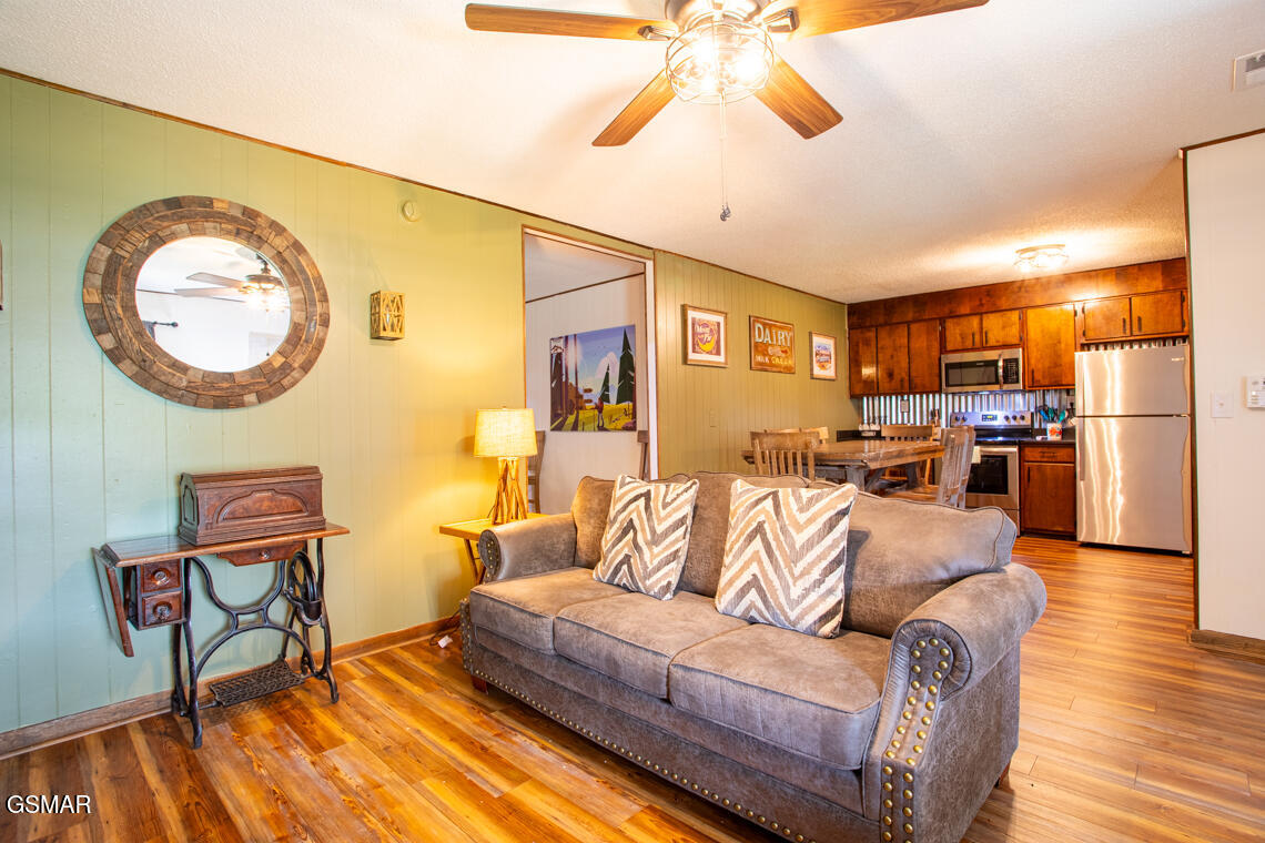 3804 Wears Valley Road Sevierville TN 37862
