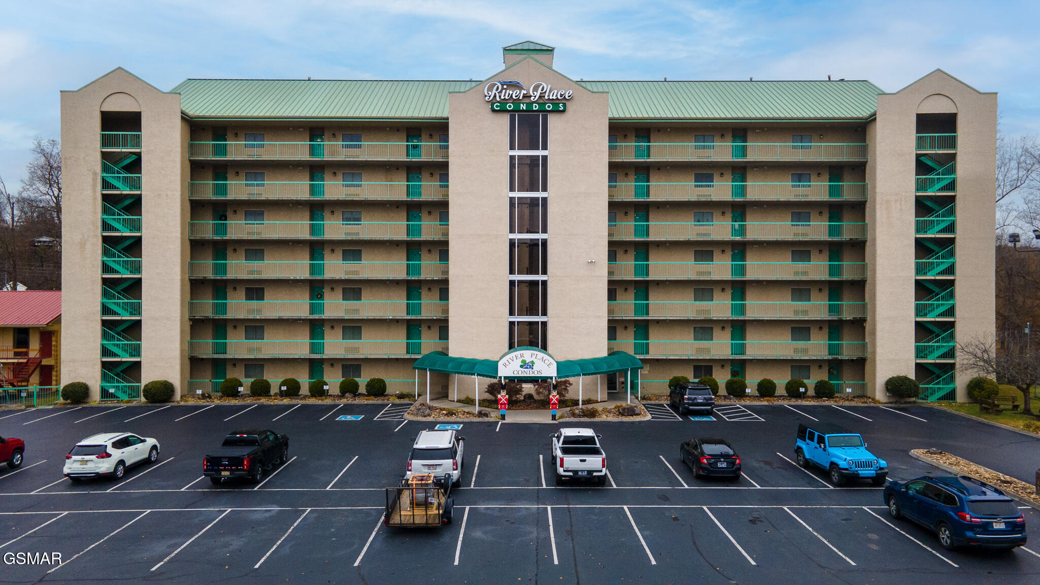 3215 N River Road Pigeon Forge TN 37863