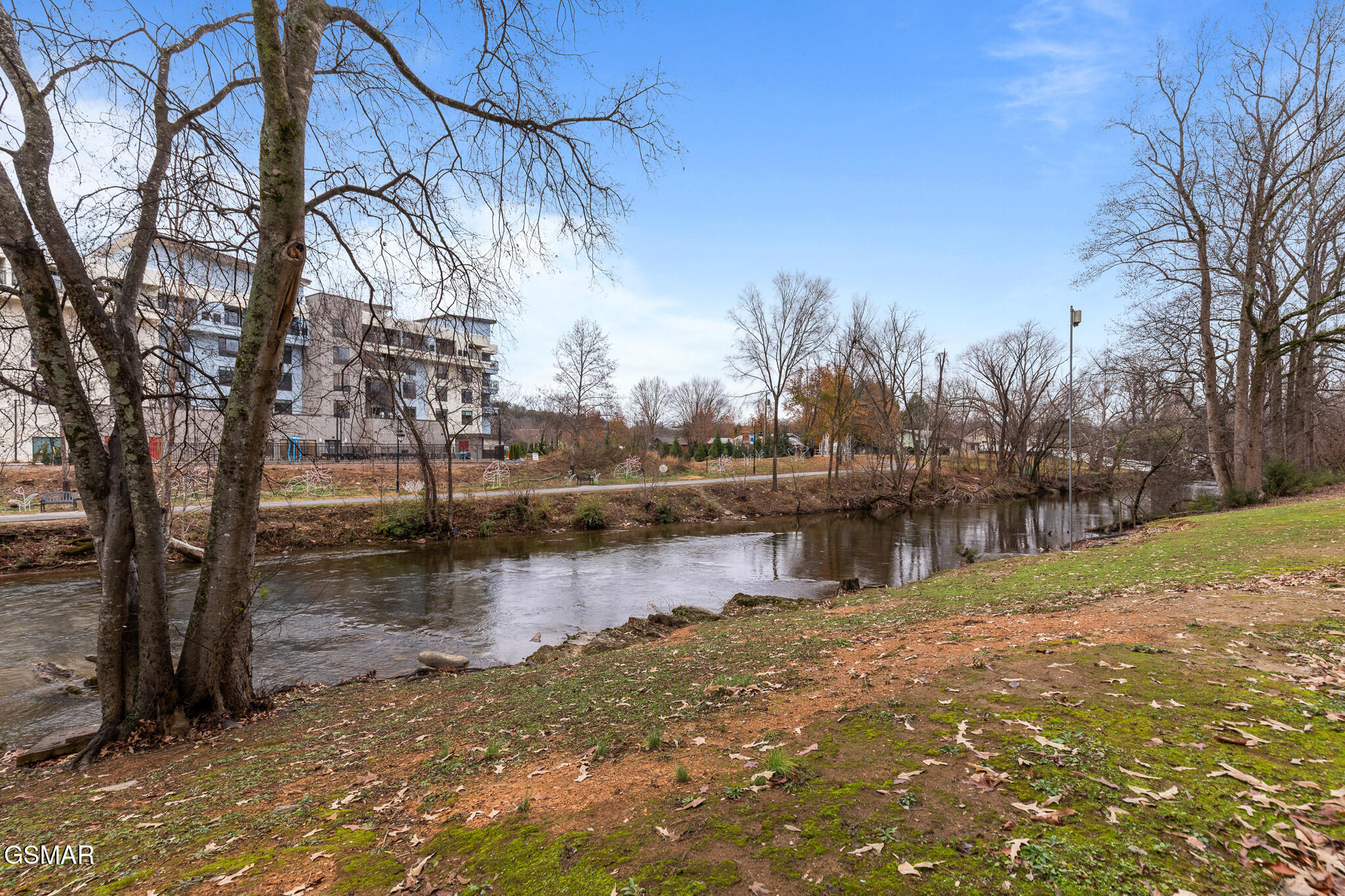 3215 N River Road Pigeon Forge TN 37863